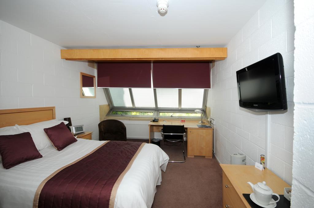 Egrove Park, Of Oxford 3*
